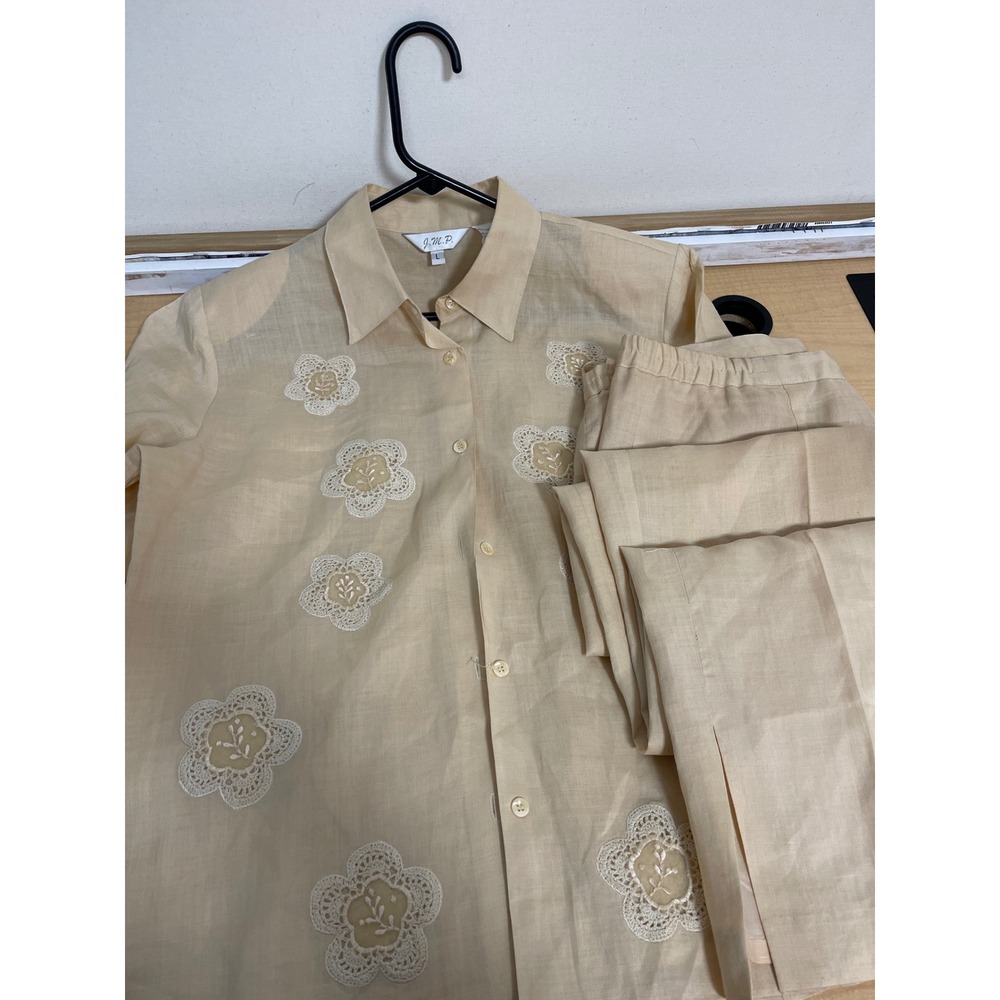 J.M.P. Womens 2 Piece Pant Set Beige Floral Lace Applique Button Down Shirt L